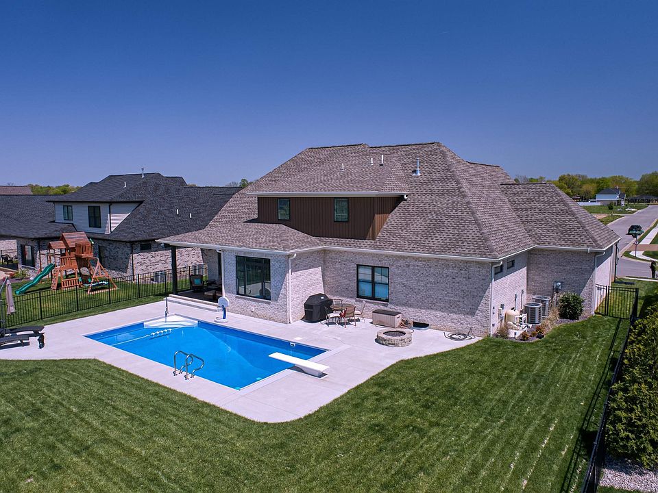 2nd image of 8895 Angel Dr