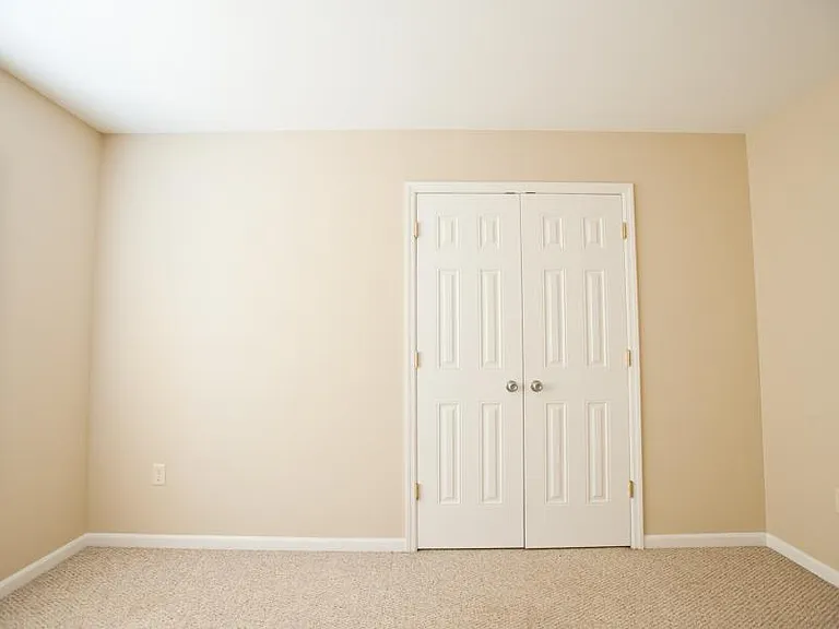 3255 N Oakland Ave #UPPER — Photo 16