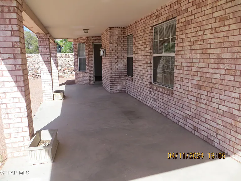 7115 Oval Rock Dr — Photo 24