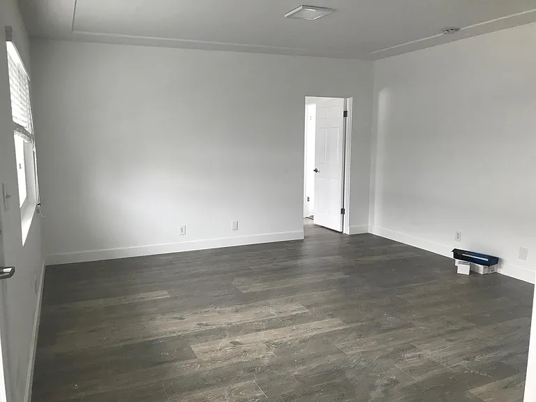 411 W Franklin Ave #2 — Photo 3