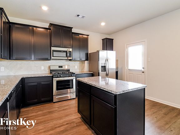5th image of 309 Lakeway Cir