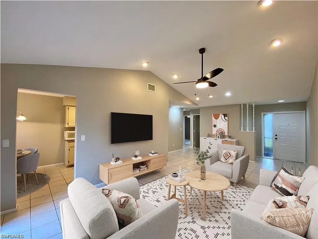 3 bed, 2.0 bath, 1305 sqft, $1,848 — Photo 1