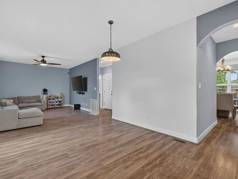 2700 Rodgers St — Photo 12