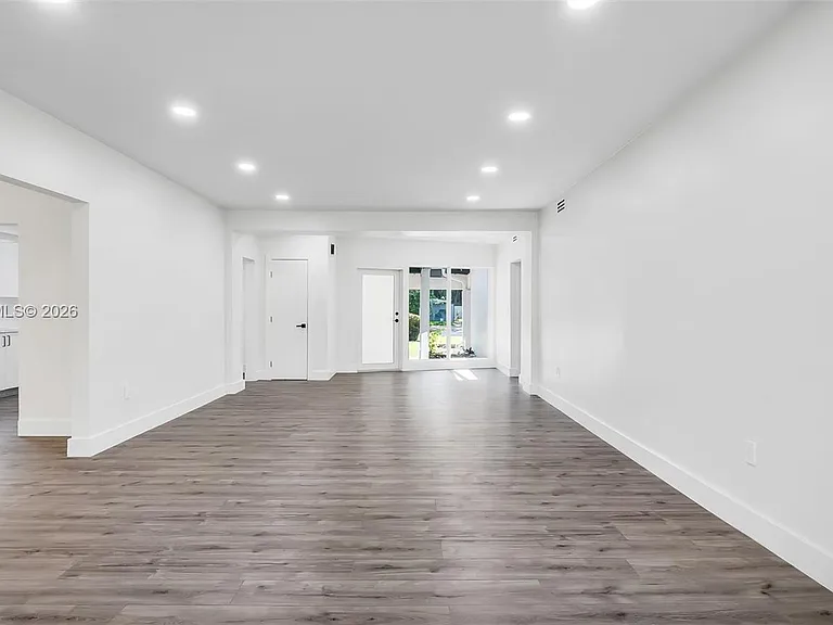 1500 NE 13th Pl — Photo 19