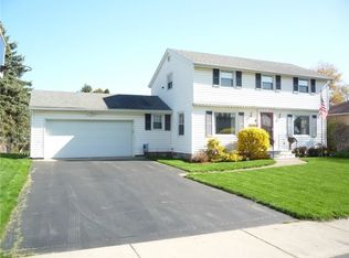 18 Woolacott Rd, Rochester, NY 14617