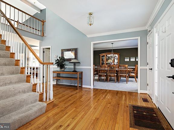 3rd image of 6319 Barsky Ct