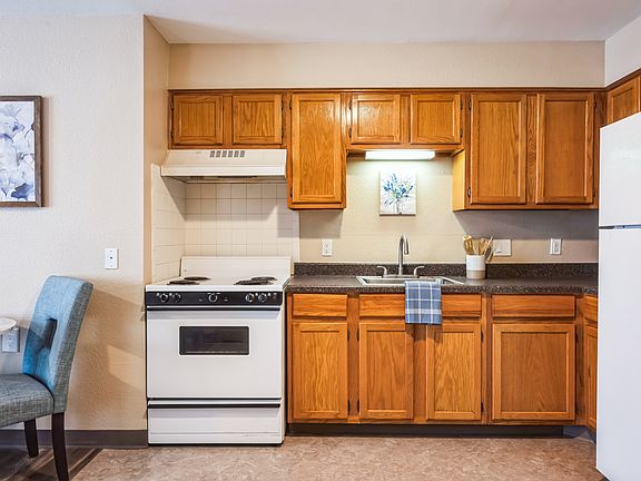 3rd image of 4375 Oak Grove Blvd #3c67f5ea5