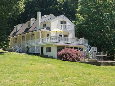 126 Brushy Ridge Rd, New Canaan, CT, 06840