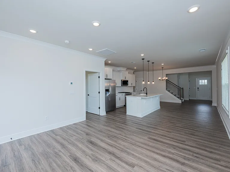 1004 Gresham Pl — Photo 6