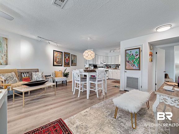 4th image of 930 W Beach Blvd #112