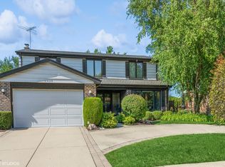 4020 Chester Dr, Glenview, IL 60026