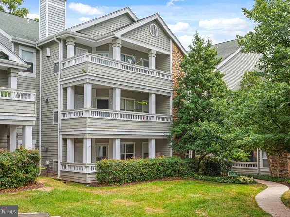 13058 Autumn Woods Way APT 101, Fairfax, VA 22033