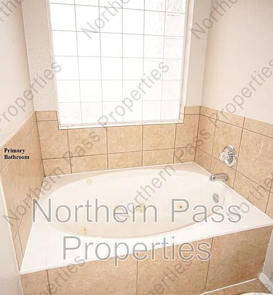 10790 Adin St — Photo 20