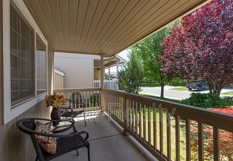 5211 S Myrtle Ln — Photo 2