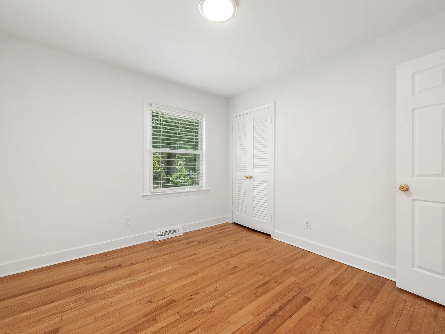 3 bed, 1.5 bath, 1163 sqft, $2,250 — Photo 3