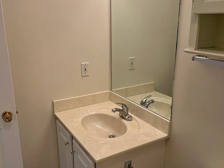 2153 Franklin St — Photo 10