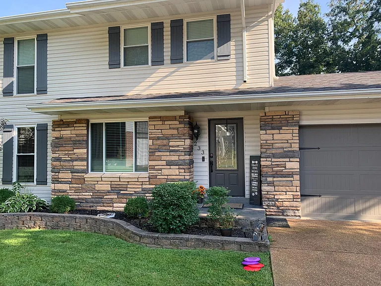 233 Walden Ct — Photo 1