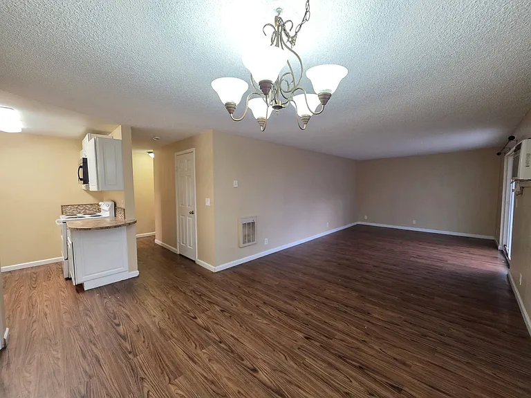 404 Belle Ave #2 — Photo 4