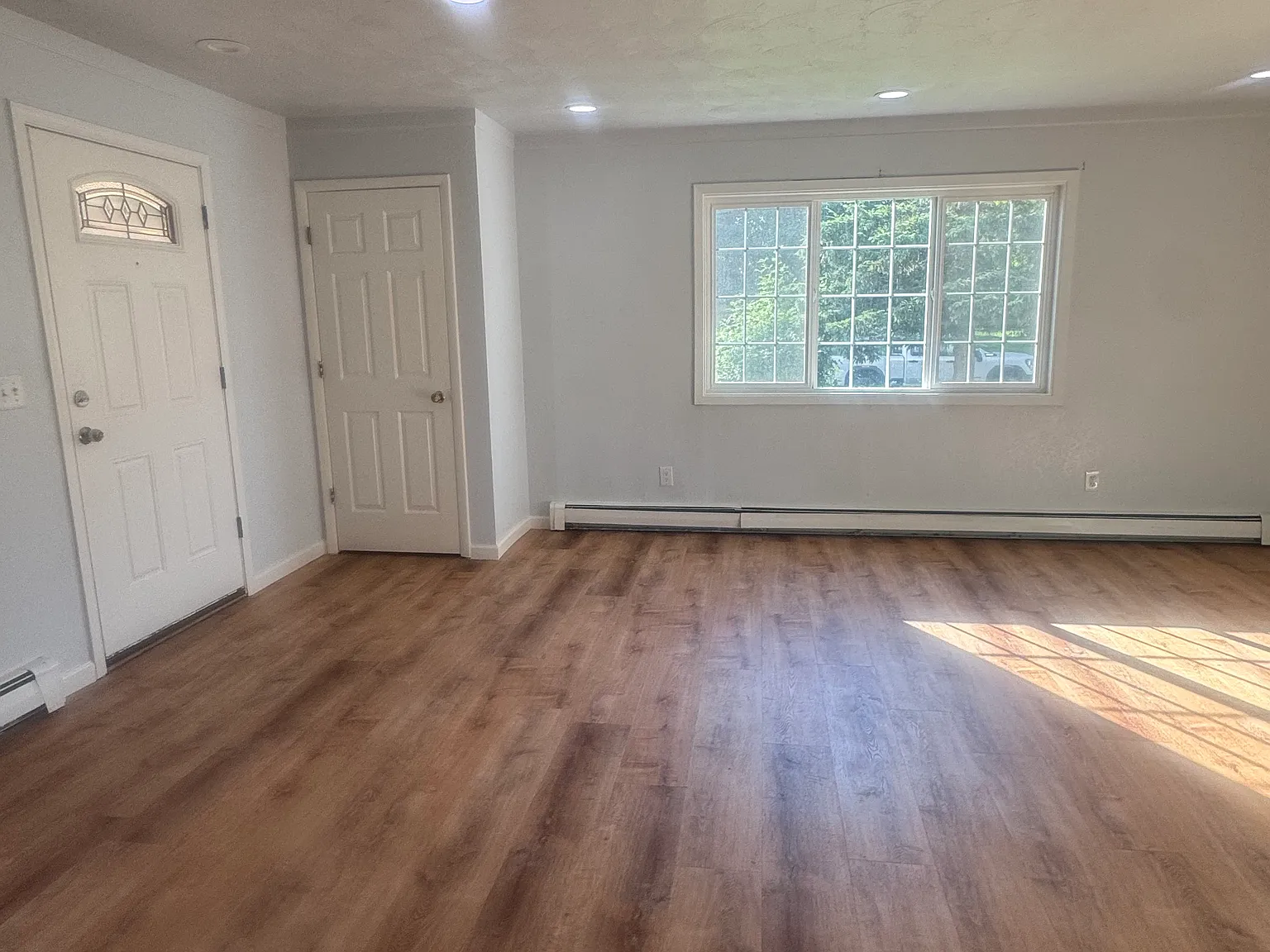 2251 Paxson Dr — Photo 2