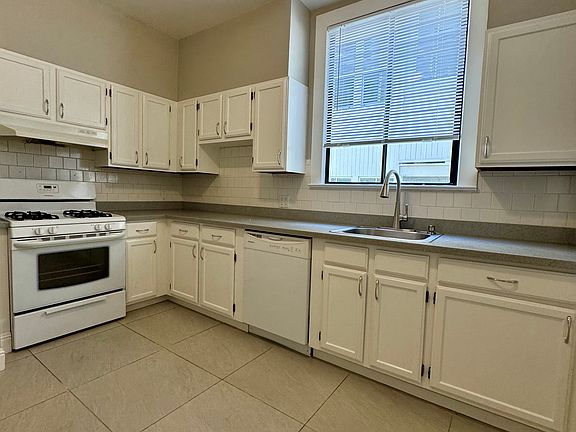 3rd image of 1152 Jackson St APT 2