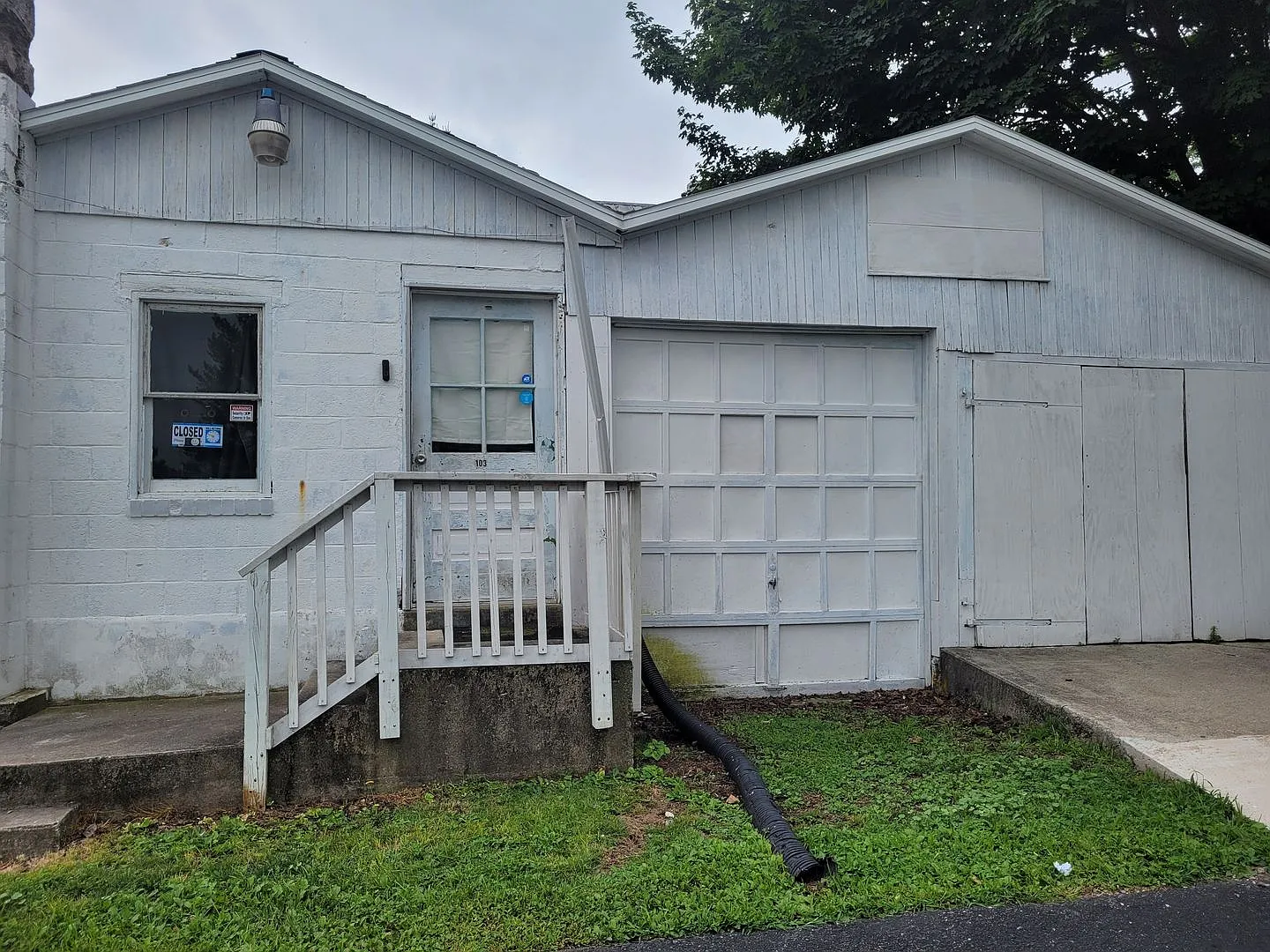 Large Garage in Palmyra/Campbelltown — Photo 3