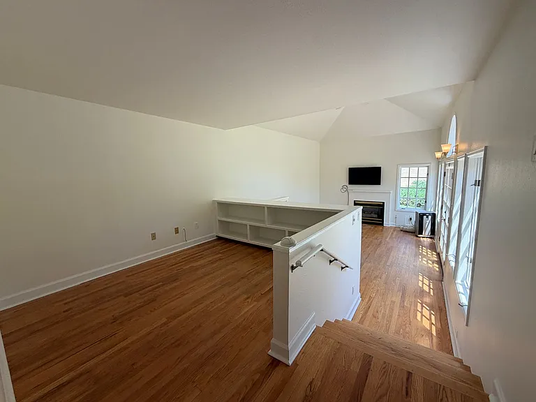 340 S Franklin St — Photo 34