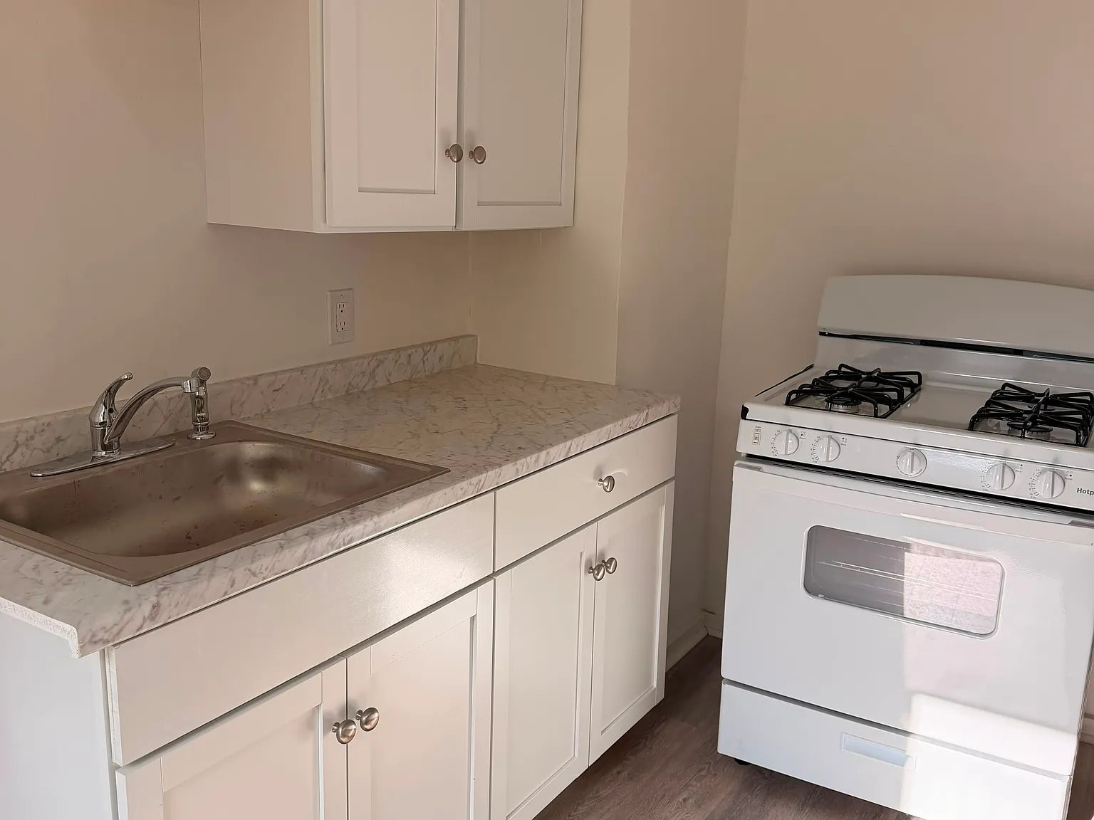 3 bed, $1,250 — Photo 2