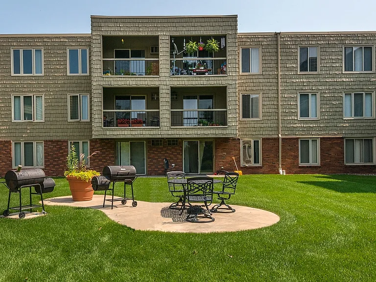 Parklawn Estates — Photo 25