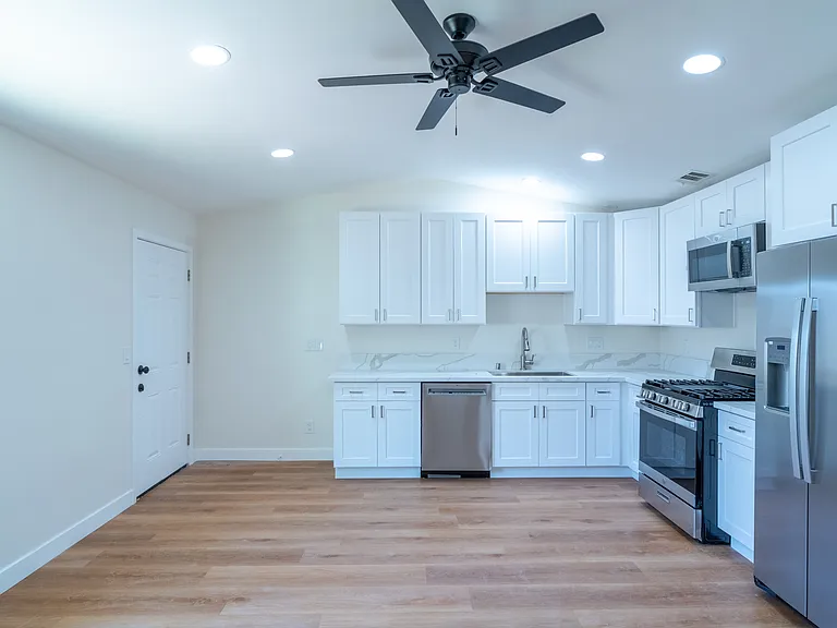 6402-06 Shane Place - 6406 — Photo 31