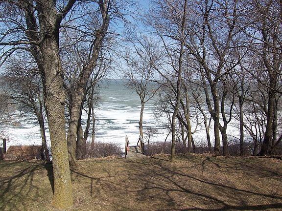 4th image of 165 S Lake Dr