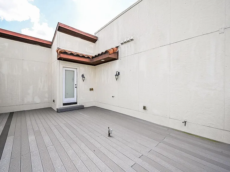 1825 W 24th St — Photo 29