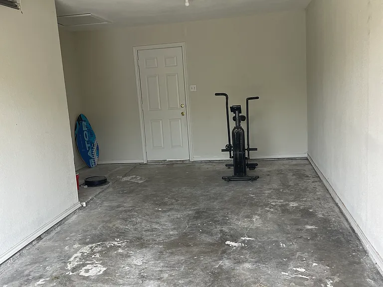 601 FM 272 — Photo 4