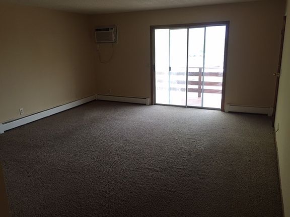 3rd image of 2204 Green Ave APT 8