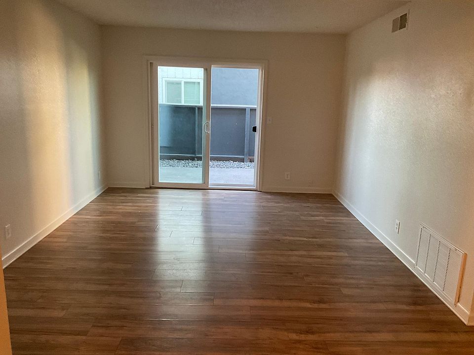 2nd image of 650 Fairview Ave #1876