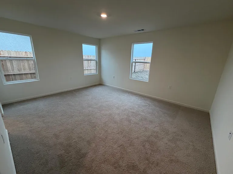 687 Skyler Ln — Photo 11