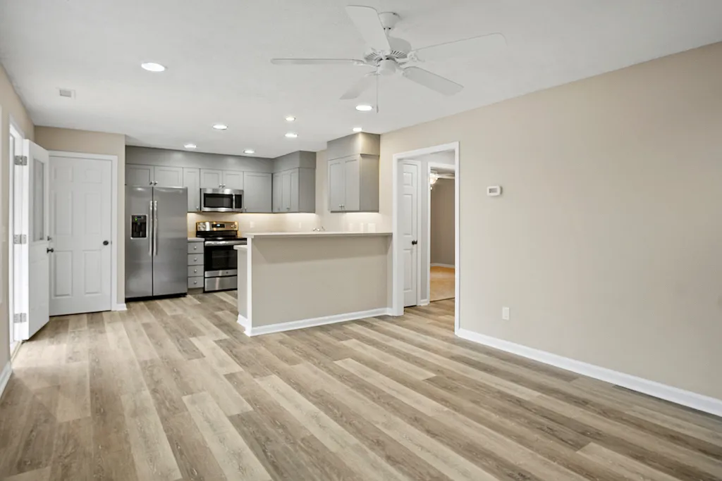 2 bed, 1000 sqft, $1,800 — Photo 1