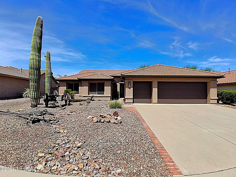 995 N Western Sunset Dr — Photo 1