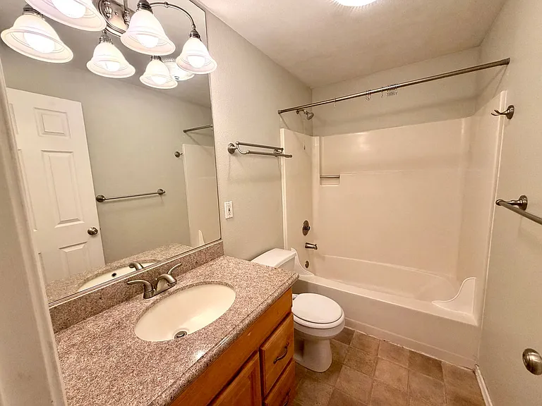 American Lake Townhomes — Photo 30