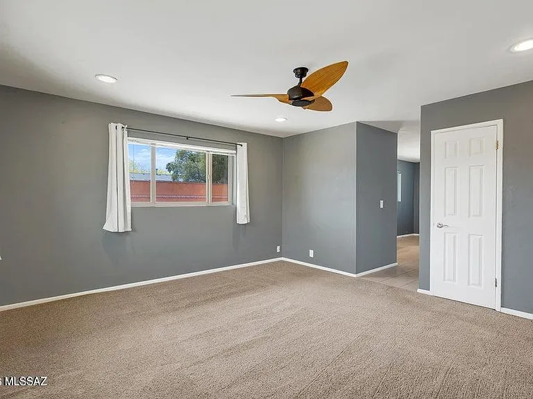 4312 E Bryn Mawr Rd — Photo 11