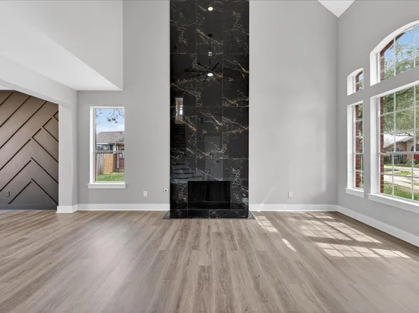 14615 Hollow Ash Ct, Houston, TX 77015