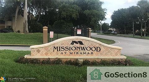 1st image of 2922 W Missionwood Ln