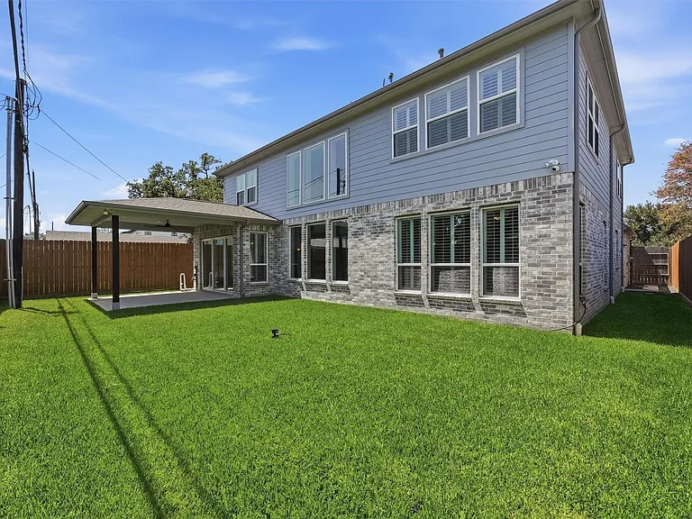 1303 Gardenia Dr — Photo 30