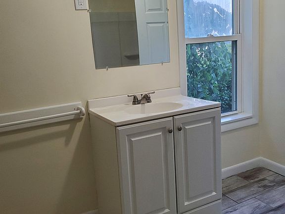 4th image of 45 Bellevue Ave #3