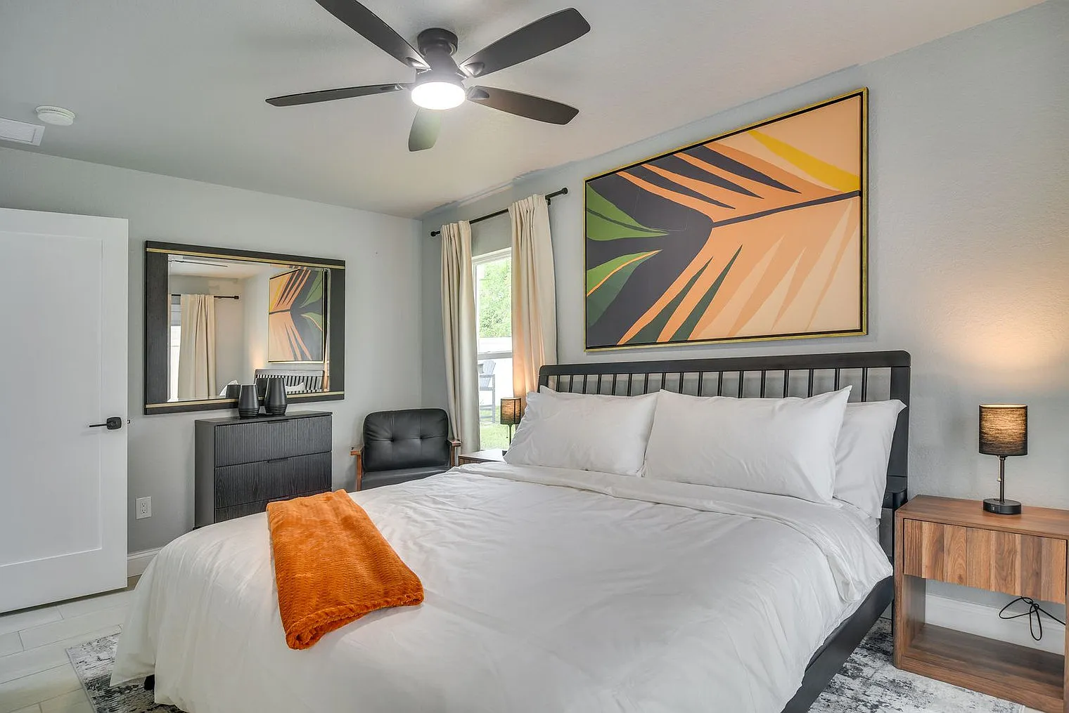 3 bed, 2.0 bath, 1743 sqft, $2,967 — Photo 4