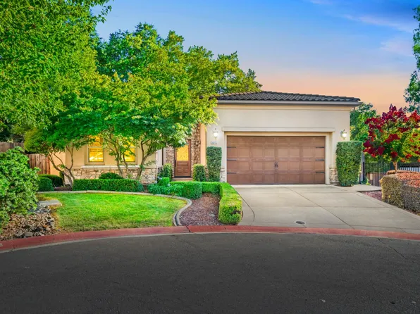 8095 Village Estates Ln, Fair Oaks, CA 95628