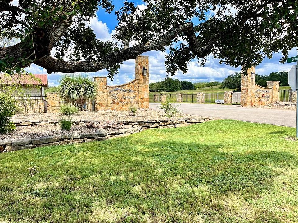 1st image of 428 Summit Spring Ln