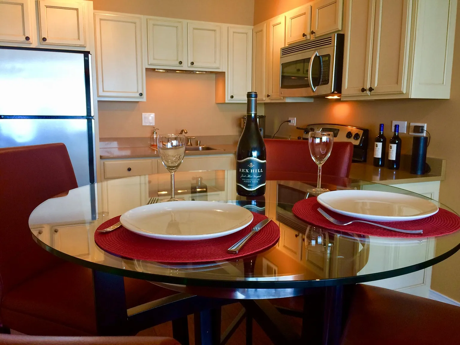 175 E Delaware Pl — Photo 3