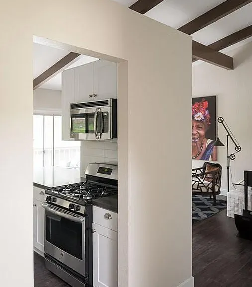 Woodlark Residences — Photo 6