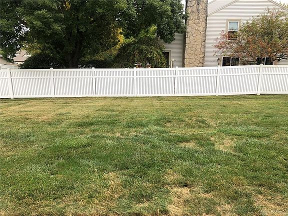 3rd image of 8392 Hawks Nest Ct