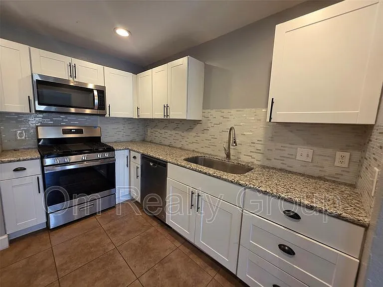 1115 Rock Canyon Dr — Photo 9